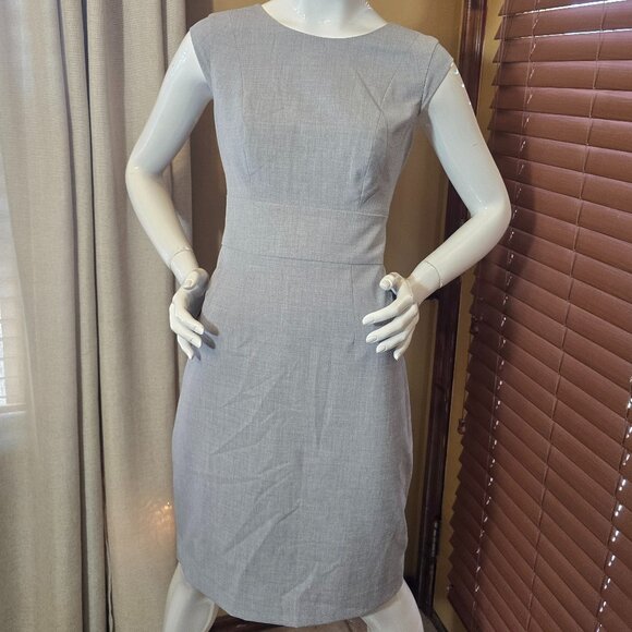 THE LIMITED COLLECTION Light Gray Professional Dress Size 4 - Picture 3 of 11